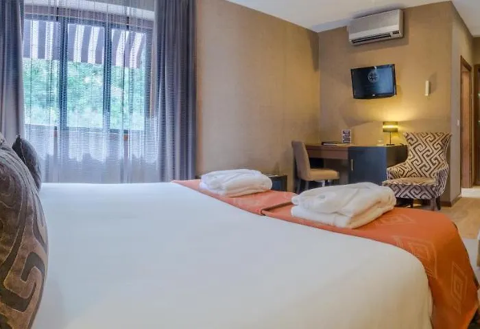 Your & Hotel Alcobaça